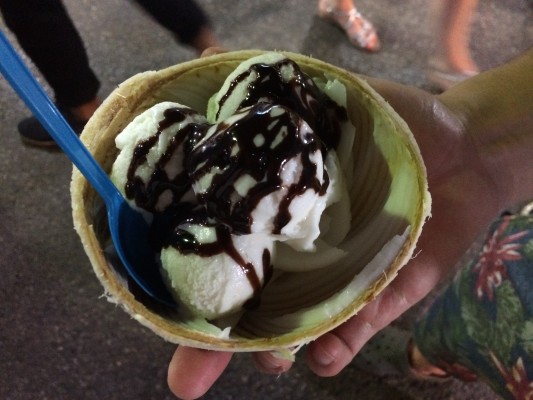 ココナッツアイスクリーム（40バーツ）